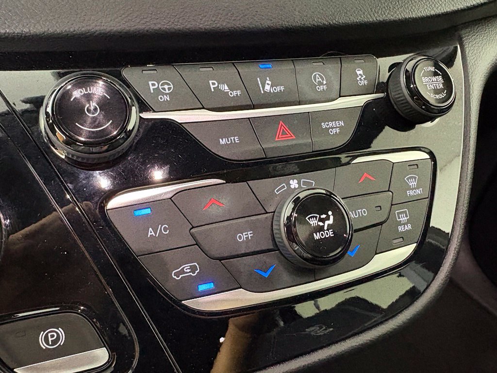Used 2020 Chrysler Pacifica Touring-L Plus FWD image 35