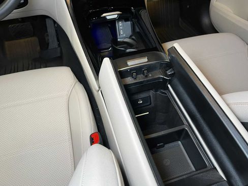 Certified 2025 Mercedes-Benz GLC 300 4MATIC image 31