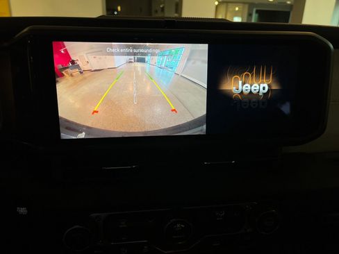 Used 2025 Jeep Wrangler Unlimited Sport AWD/4WD image 24