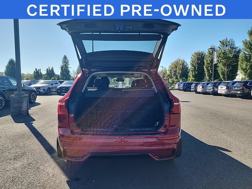 Certified 2023 Volvo XC60 B5 Plus w/ Protection Package Premier AWD/4WD image 16