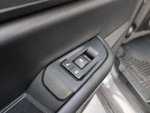 Used 2025 Jeep Grand Cherokee Altitude AWD/4WD image 30