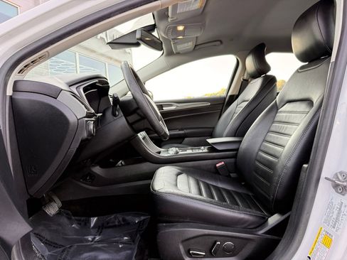 Used 2018 Ford Fusion SE w/ Equipment Group 602A FWD image 13