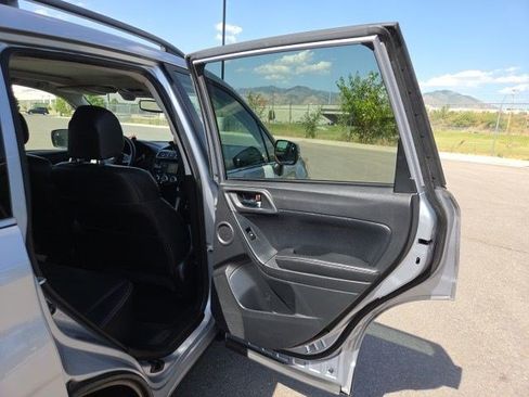 Used 2016 Subaru Forester 2.5i Touring w/ Eyesight & Navigation System AWD/4WD image 17