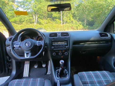 Used 2014 Volkswagen GTI Driver's Edition FWD image 32