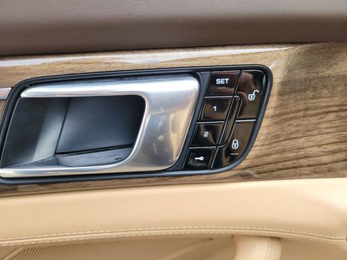 Used 2017 Porsche Panamera Turbo image 22