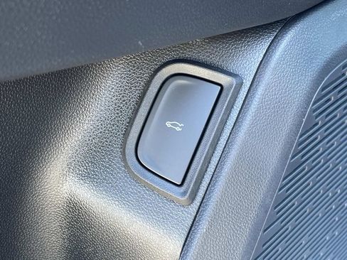 New 2026 Chevrolet Equinox LT w/ Convenience Package II FWD image 17