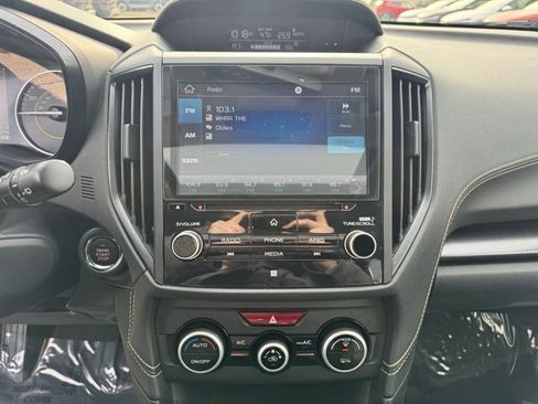 Used 2022 Subaru Crosstrek 2.5i Sport w/ Moonroof Package image 15