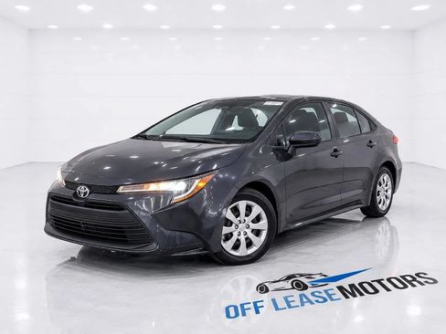 Used 2025 Toyota Corolla LE FWD image 1
