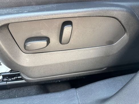 Certified 2023 Buick Envision Essence AWD/4WD image 17