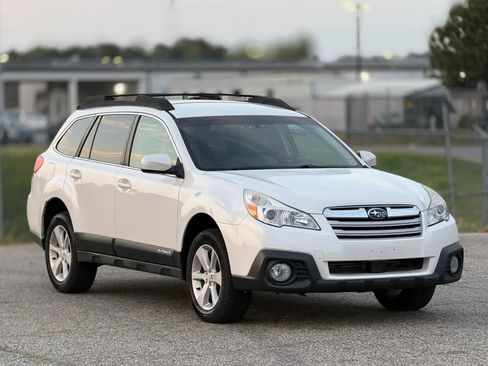Used 2014 Subaru Outback 2.5i Premium AWD/4WD image 1