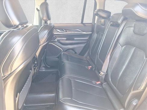 Used 2022 Jeep Grand Cherokee Limited RWD image 17