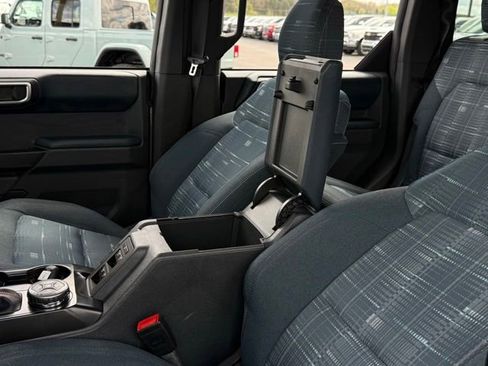 Used 2025 Ford Bronco Heritage Edition AWD/4WD image 31