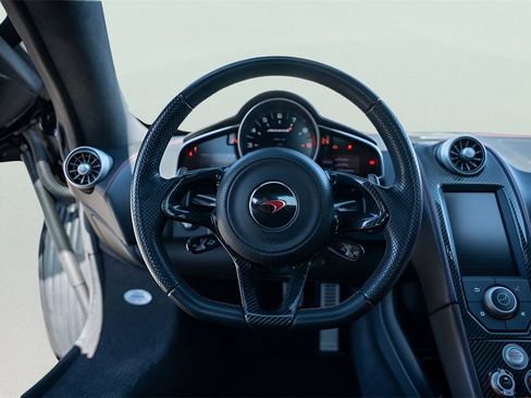 Used 2016 McLaren 650S Spider image 56