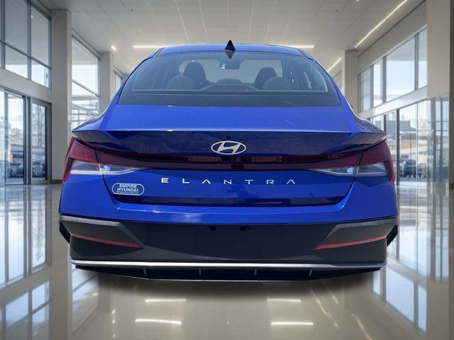 Certified 2024 Hyundai Elantra SEL FWD image 4