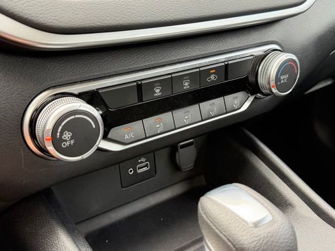 Used 2023 Nissan Altima 2.5 S FWD image 21