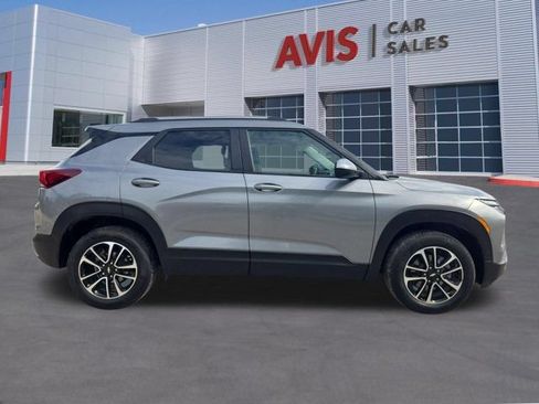 Used 2025 Chevrolet TrailBlazer LT AWD/4WD image 5