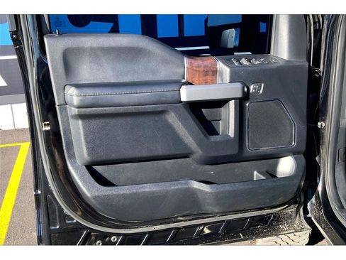 Used 2017 Ford F350 Platinum w/ Platinum Ultimate Package image 25