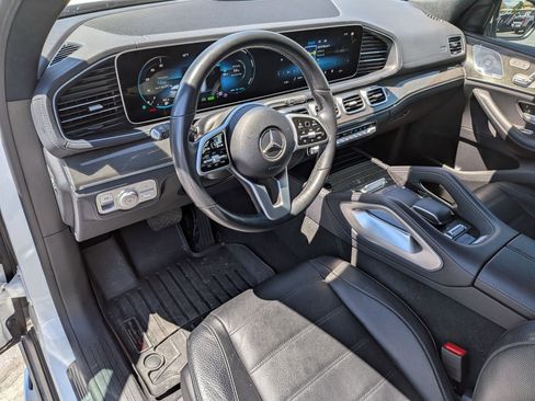 Used 2021 Mercedes-Benz GLS 450 4MATIC image 16