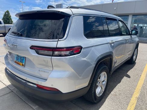 Used 2022 Jeep Grand Cherokee L Laredo w/ Luxury Tech Group I AWD/4WD image 3