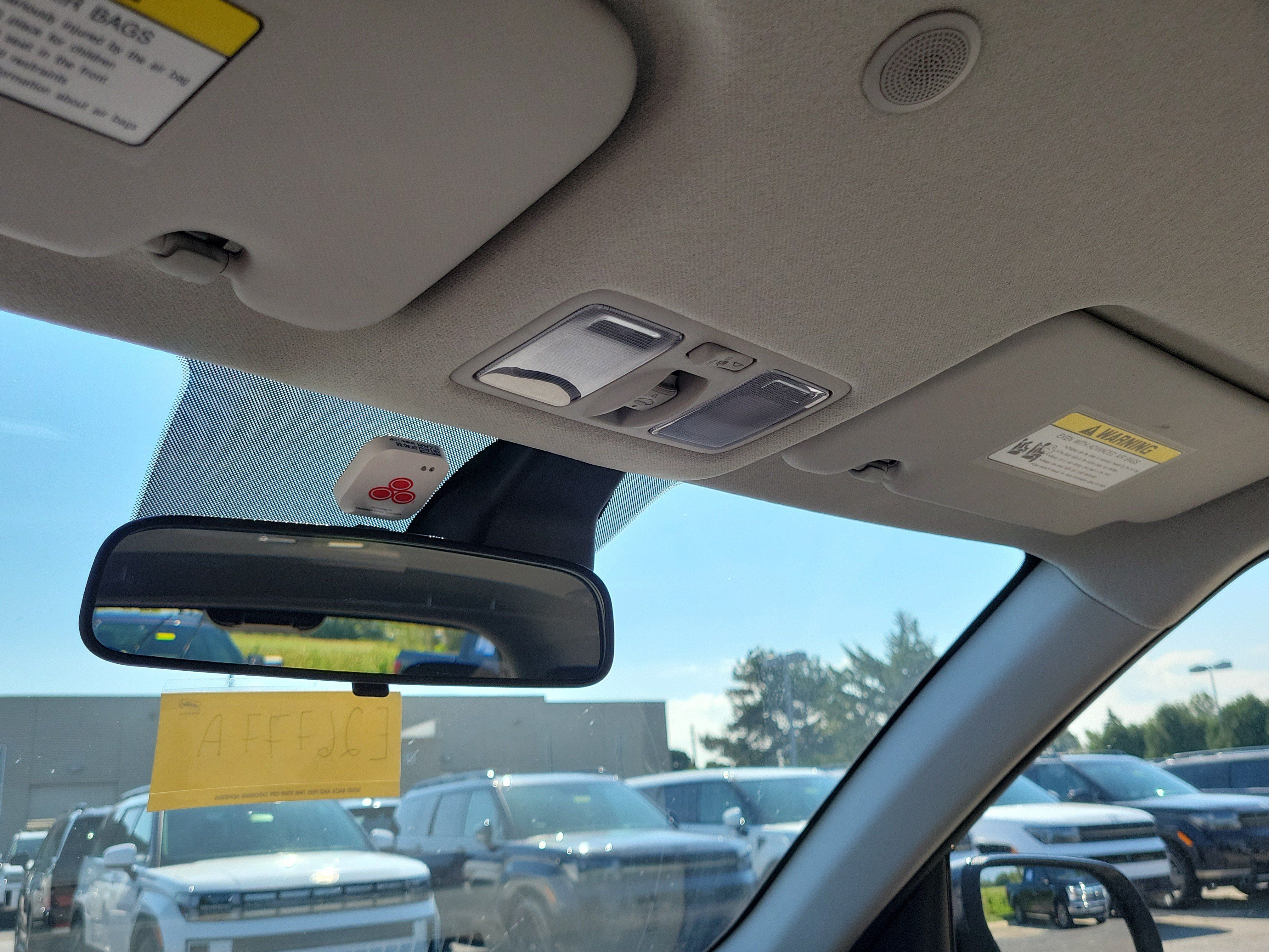 Used 2024 Hyundai Venue SEL FWD image 30