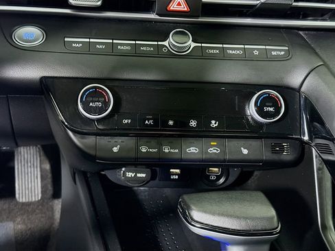 Certified 2023 Hyundai Elantra SEL w/ Convenience Package image 10