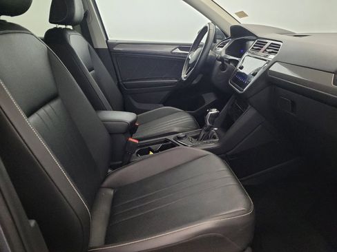 Used 2022 Volkswagen Tiguan SE w/ Panoramic Sunroof Package AWD/4WD image 21