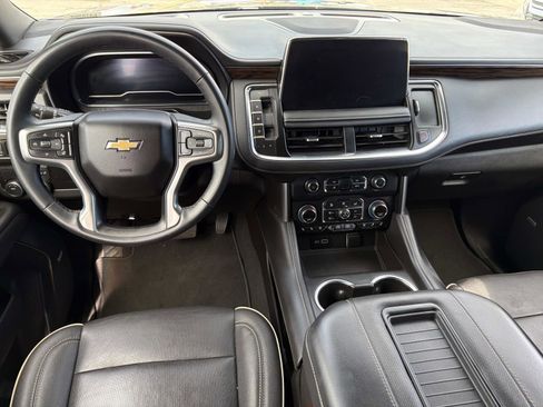 Used 2023 Chevrolet Suburban Premier image 6