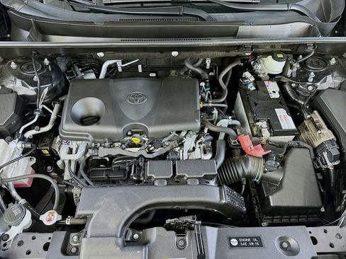 Used 2021 Toyota RAV4 XLE w/ Convenience Package AWD/4WD image 29