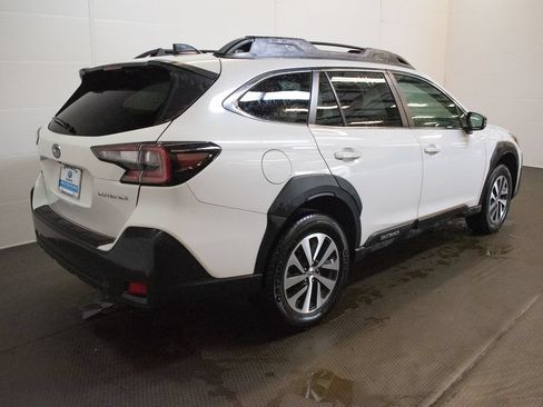 Used 2025 Subaru Outback Premium AWD/4WD image 4