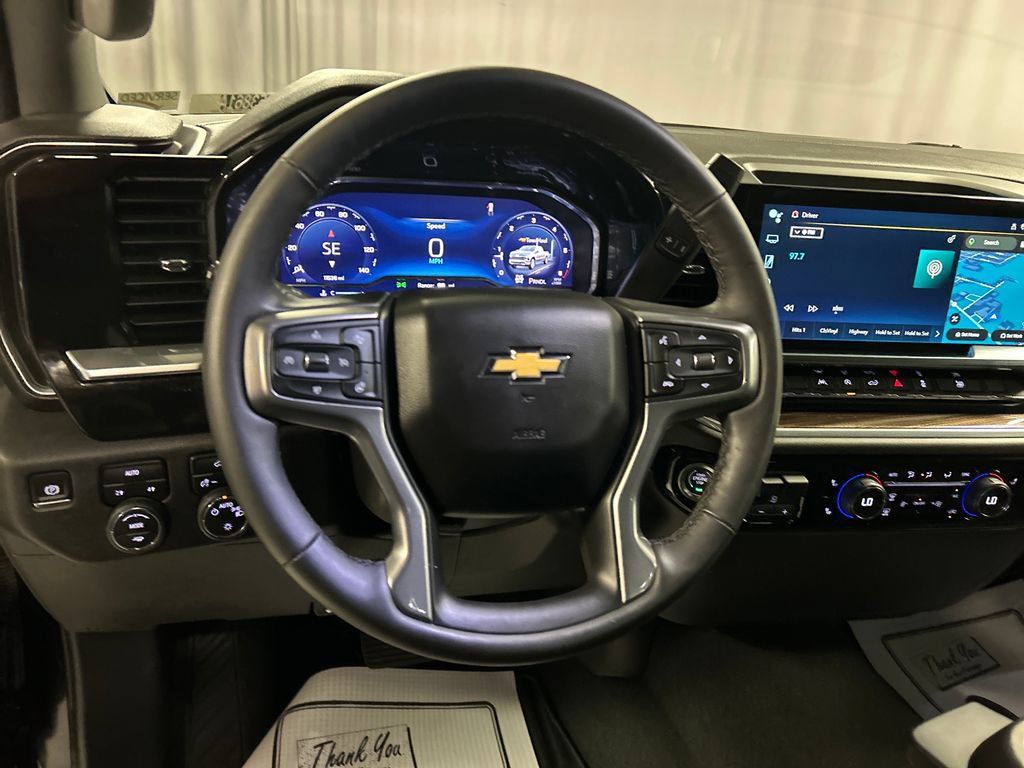 Used 2025 Chevrolet Silverado 1500 LT AWD/4WD image 15