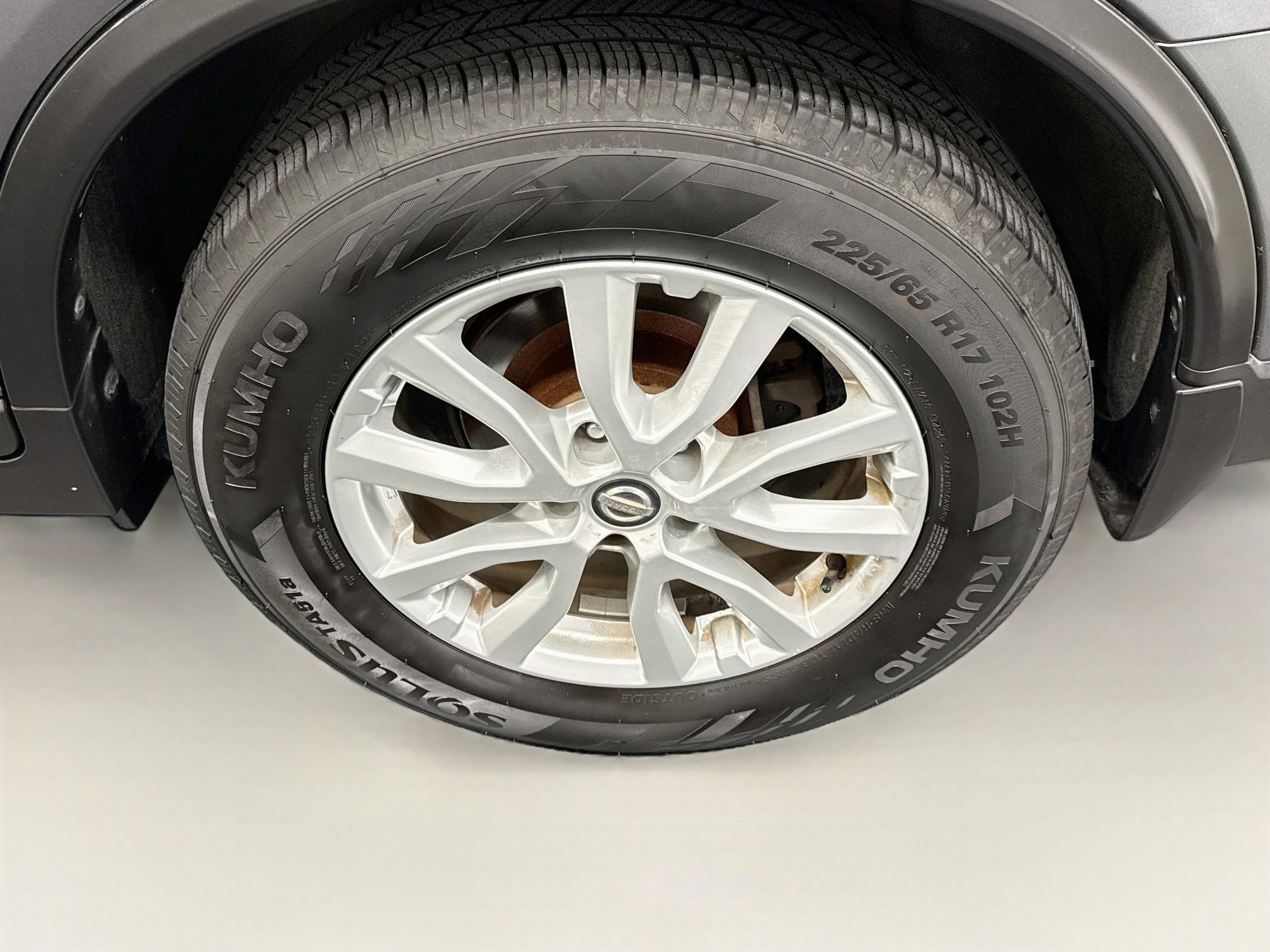 Used 2017 Nissan Rogue SV w/ SV Premium Package FWD image 11