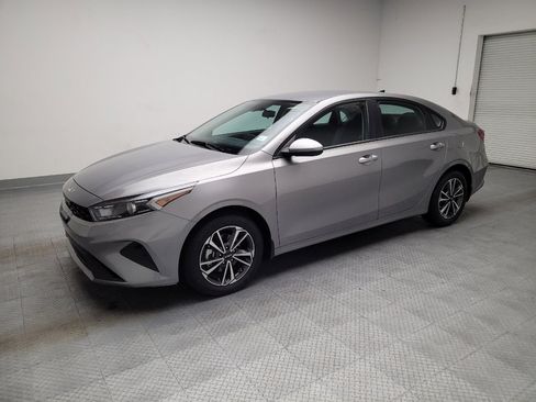 Used 2023 Kia Forte LXS FWD image 2