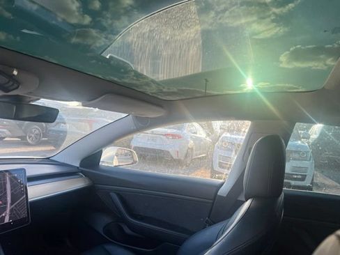 Used 2020 Tesla Model 3 Standard Range Plus RWD image 7