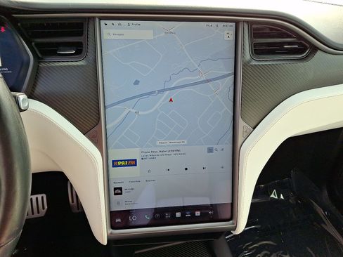 Used 2018 Tesla Model X 75D AWD/4WD image 14