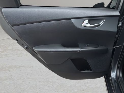 Used 2021 Kia Forte LXS FWD image 13