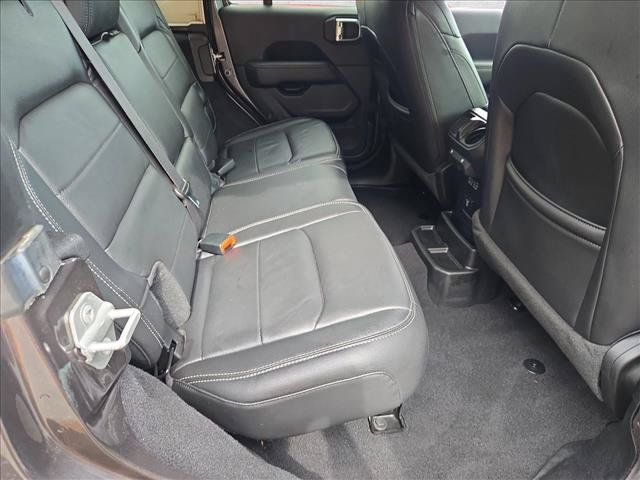 Used 2019 Jeep Wrangler Unlimited Sahara w/ Uconnect 4C Nav & Sound Group AWD/4WD image 19