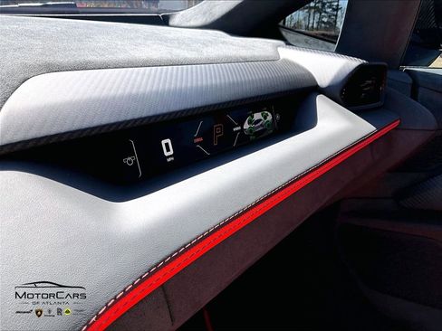 Used 2025 Lamborghini Revuelto image 23