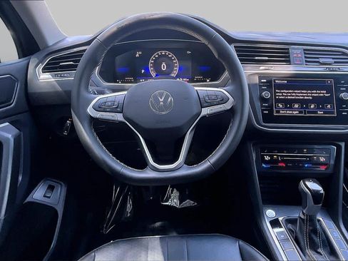 Used 2024 Volkswagen Tiguan SE FWD image 6