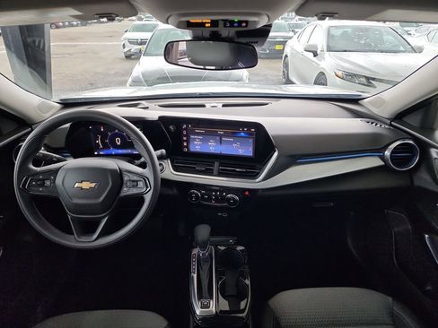Certified 2024 Chevrolet Trax LT image 17