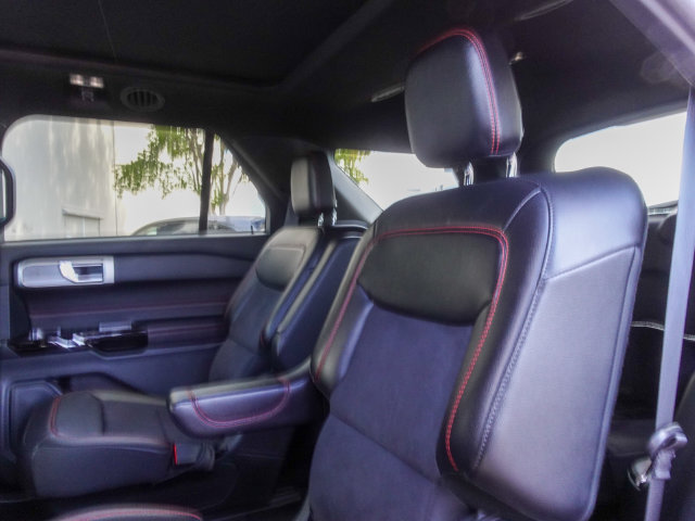 Used 2024 Ford Explorer ST-Line w/ Class IV Trailer Tow Package RWD image 24