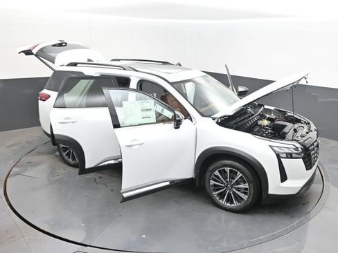 New 2026 Nissan Pathfinder Platinum AWD/4WD image 40