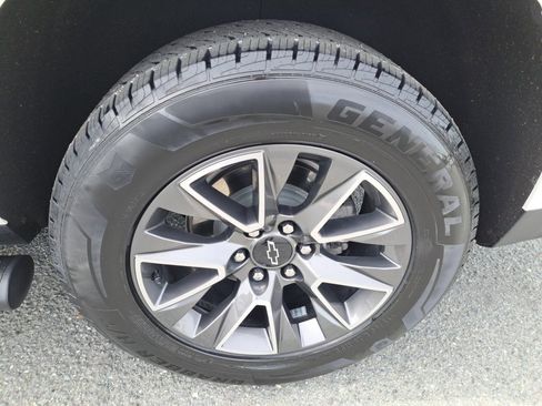 Certified 2024 Chevrolet Tahoe Z71 w/ Luxury Package image 21