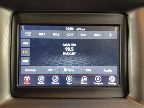 Used 2022 Dodge Charger SXT w/ Driver Convenience Group image 25