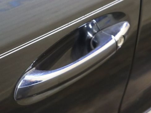 Used 2005 Mercedes-Benz E 320 CDI Sedan image 15