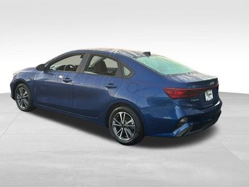 Used 2024 Kia Forte LXS image 7