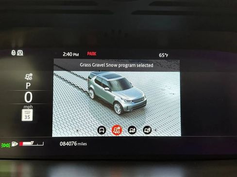 Used 2020 Land Rover Discovery Landmark AWD/4WD image 30