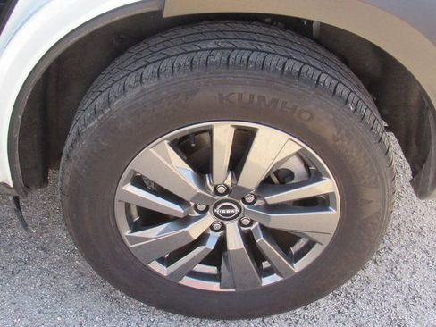 Used 2025 Nissan Pathfinder SV AWD/4WD image 9