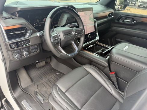 Used 2025 GMC Yukon Denali w/ Denali Reserve Package AWD/4WD image 12