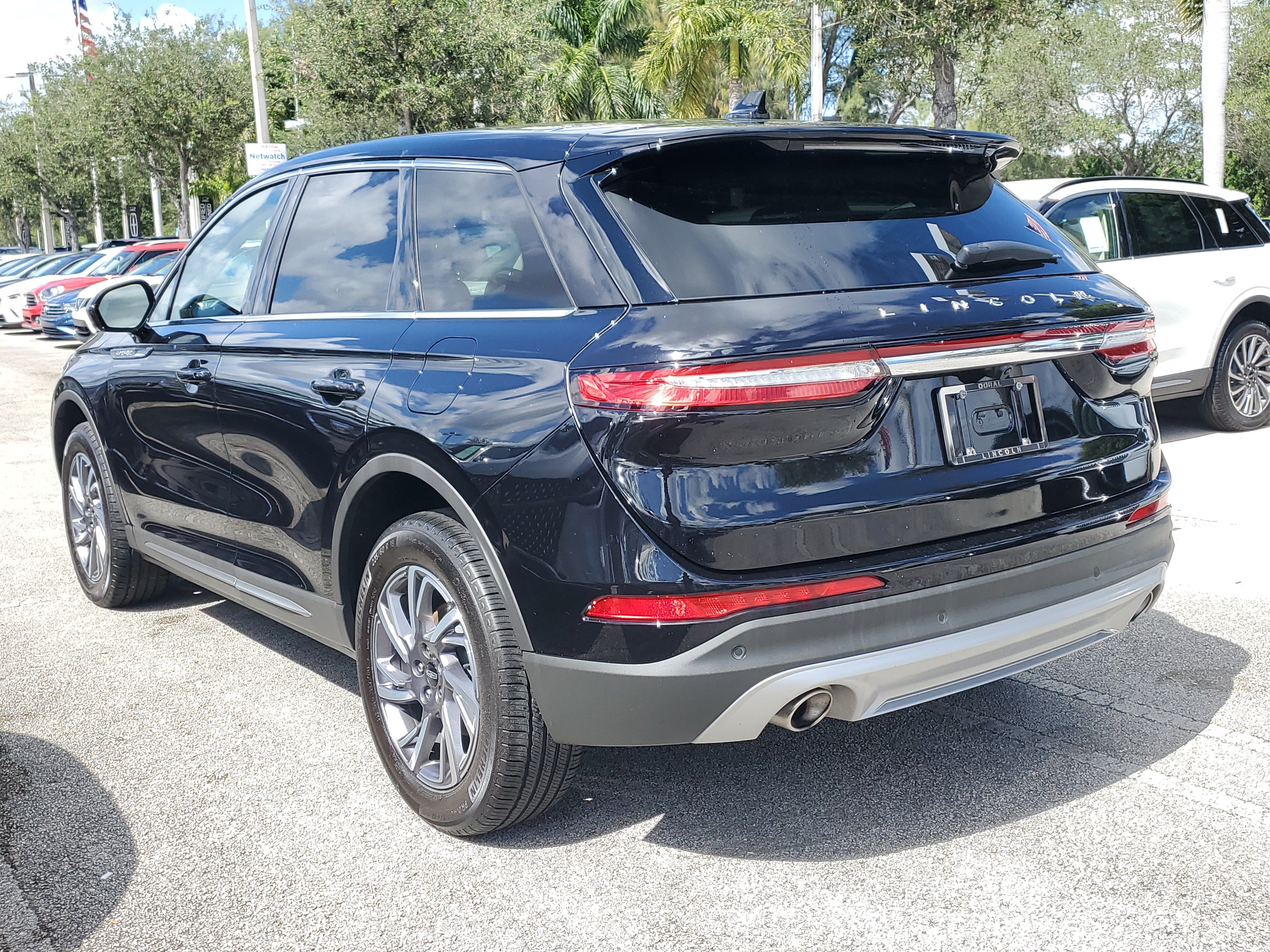 Used 2024 Lincoln Corsair FWD image 4