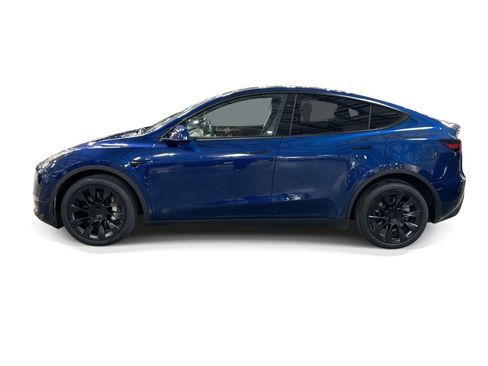 Certified 2023 Tesla Model Y Long Range AWD/4WD image 3